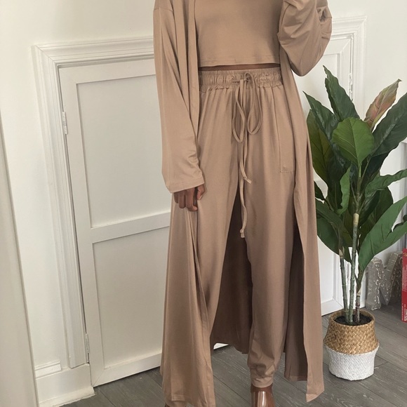 Loungewear Set Crop Top Joggers Pants Cardigan Taupe Neutral NOT SKIMS - Picture 2 of 2